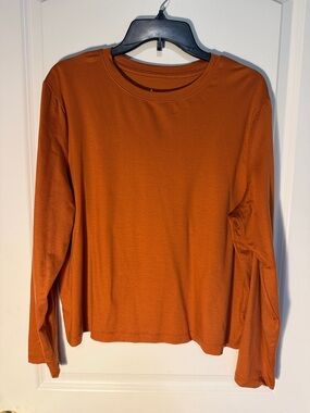 Women's Long-Sleeve Crewneck Top - Rust Orange